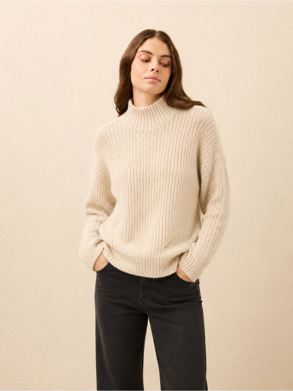 Ann Taylor Merino Wool Blend Cream Turtleneck Sweater Ribbed Chunky Knit *M